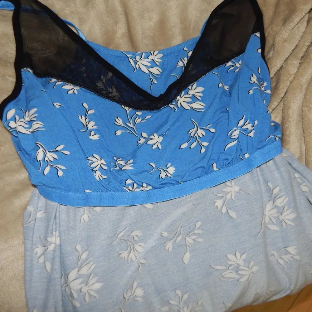 Soma Size L Blue White Floral Tank Top Built in Bra Adjustable Shirt Sleepwear - Picture 10 of 10